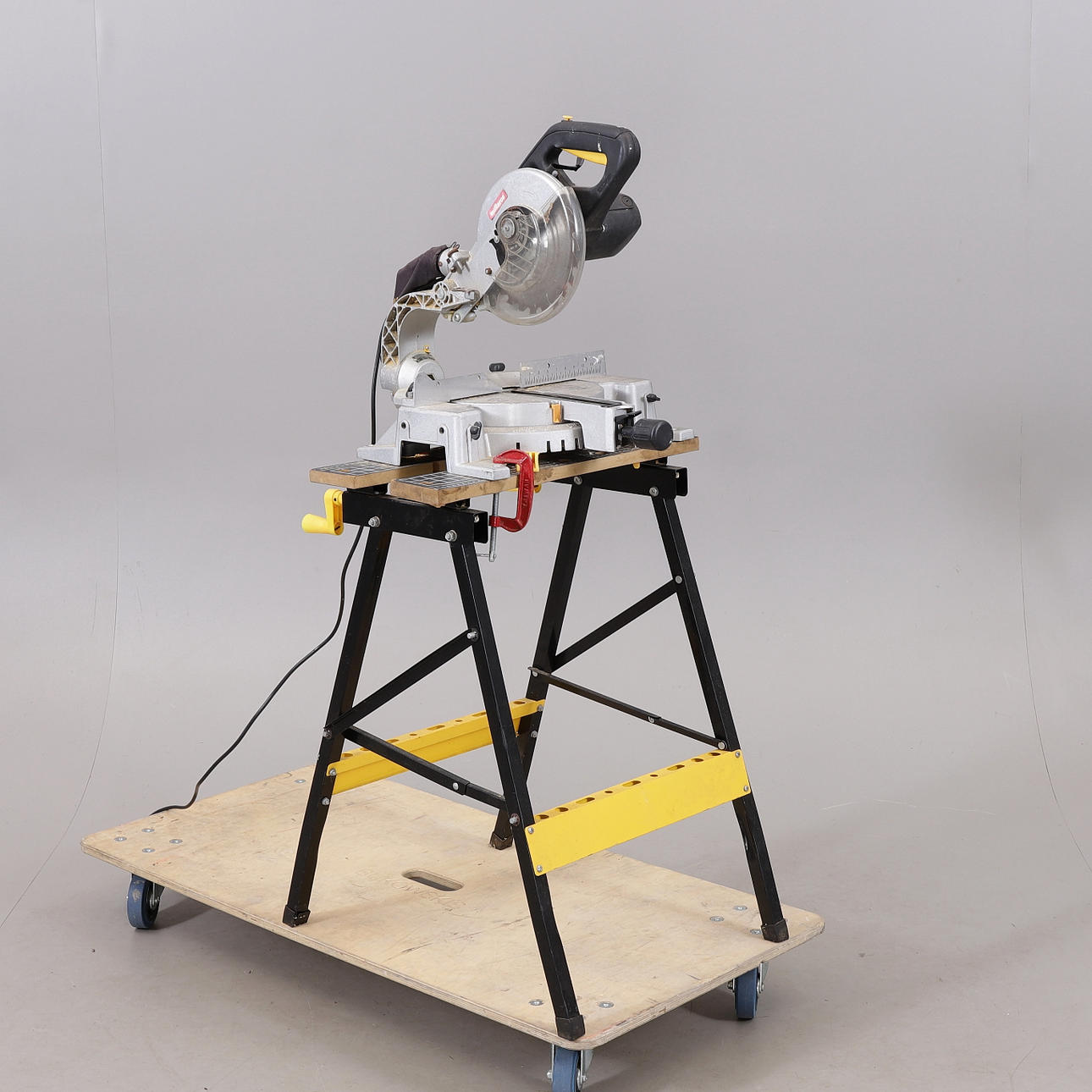 SAW, geringssav, på stativ, Millarco.