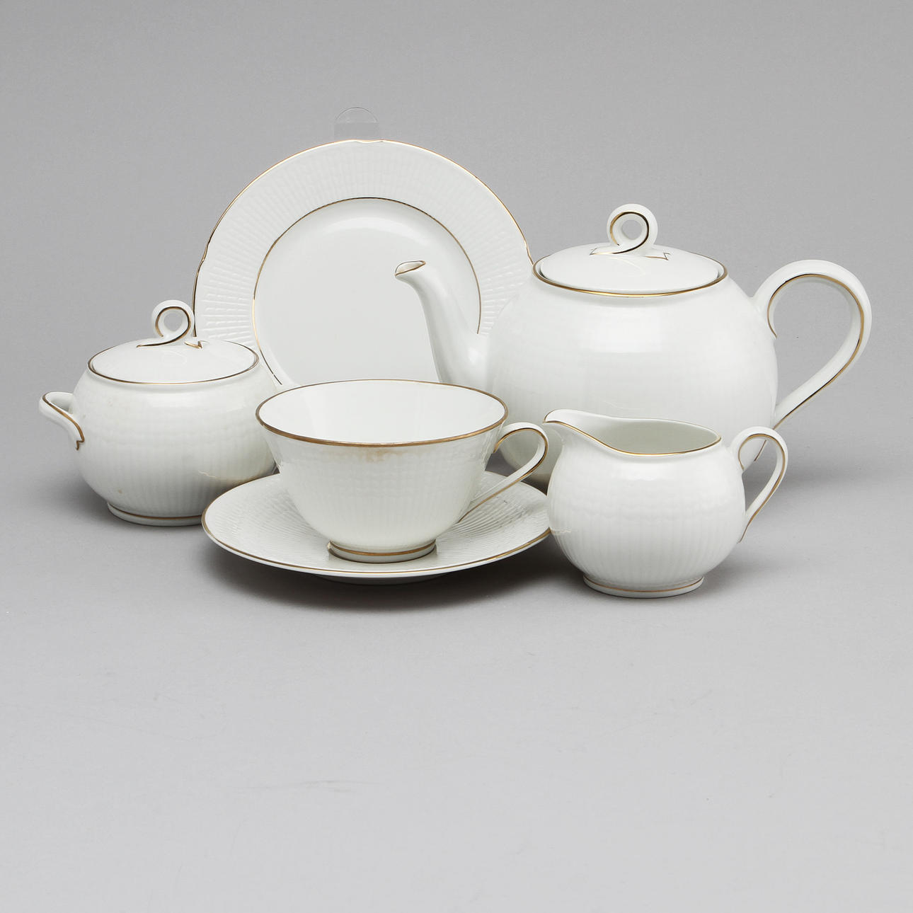 SERVIS "NATIONALSERVISEN", 26 delar. Louise Adelborg för Rörstrand.