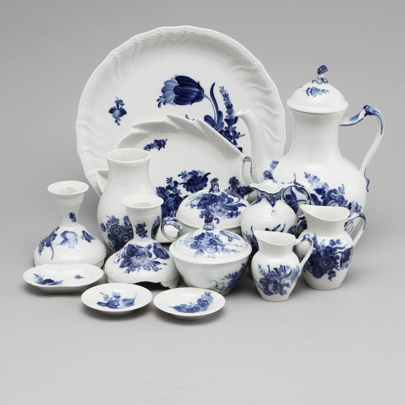 KAFFESERVIS, 57 delar, "Blå Blomst", Royal Copenhagen.