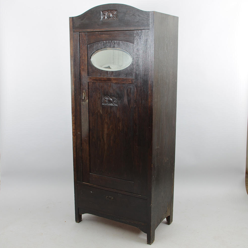 KLÄDSKÅP, svart ek, tidigt 1900-tal.