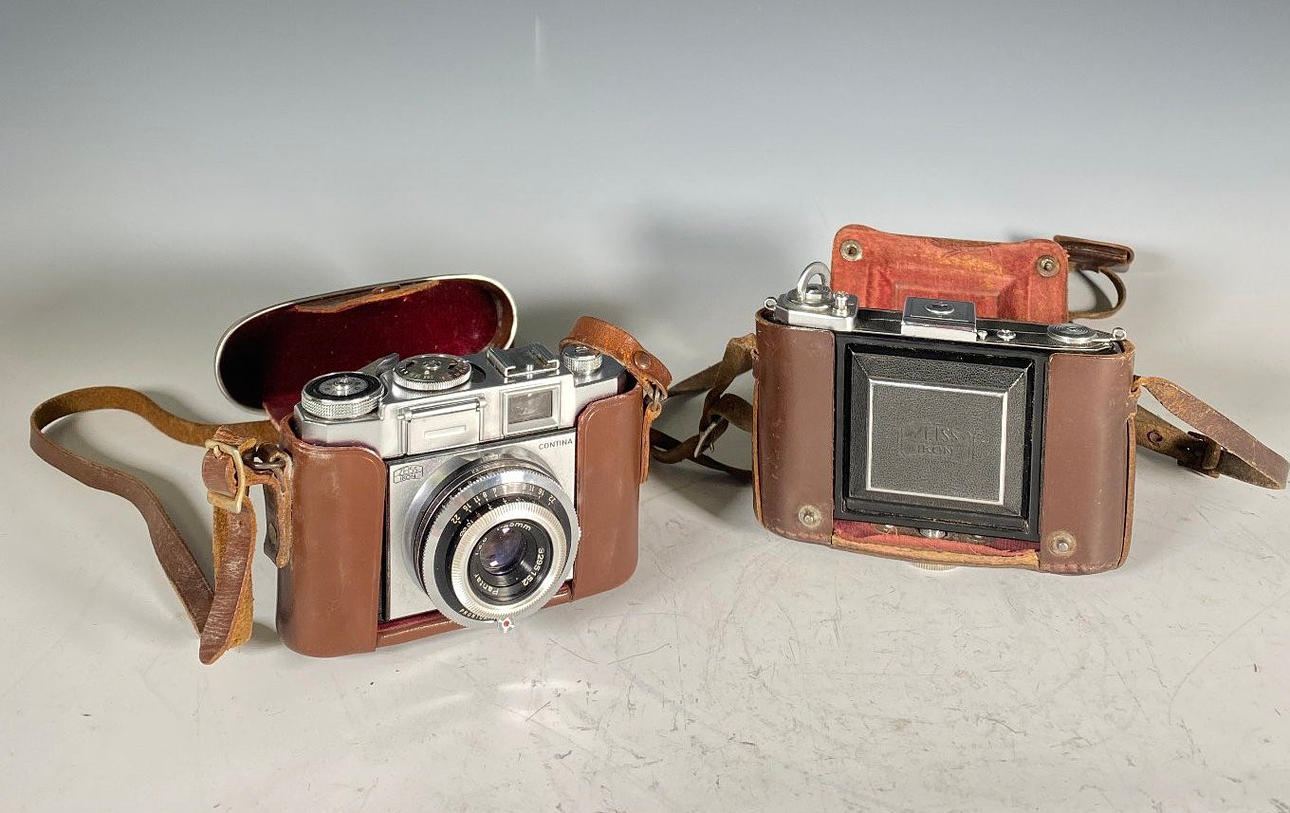 Paar ZEISS IKON Kameras.