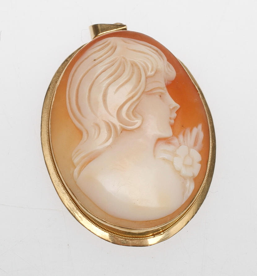 CAMEHÄNGE, 18k guld, total vikt ca 7 gr.