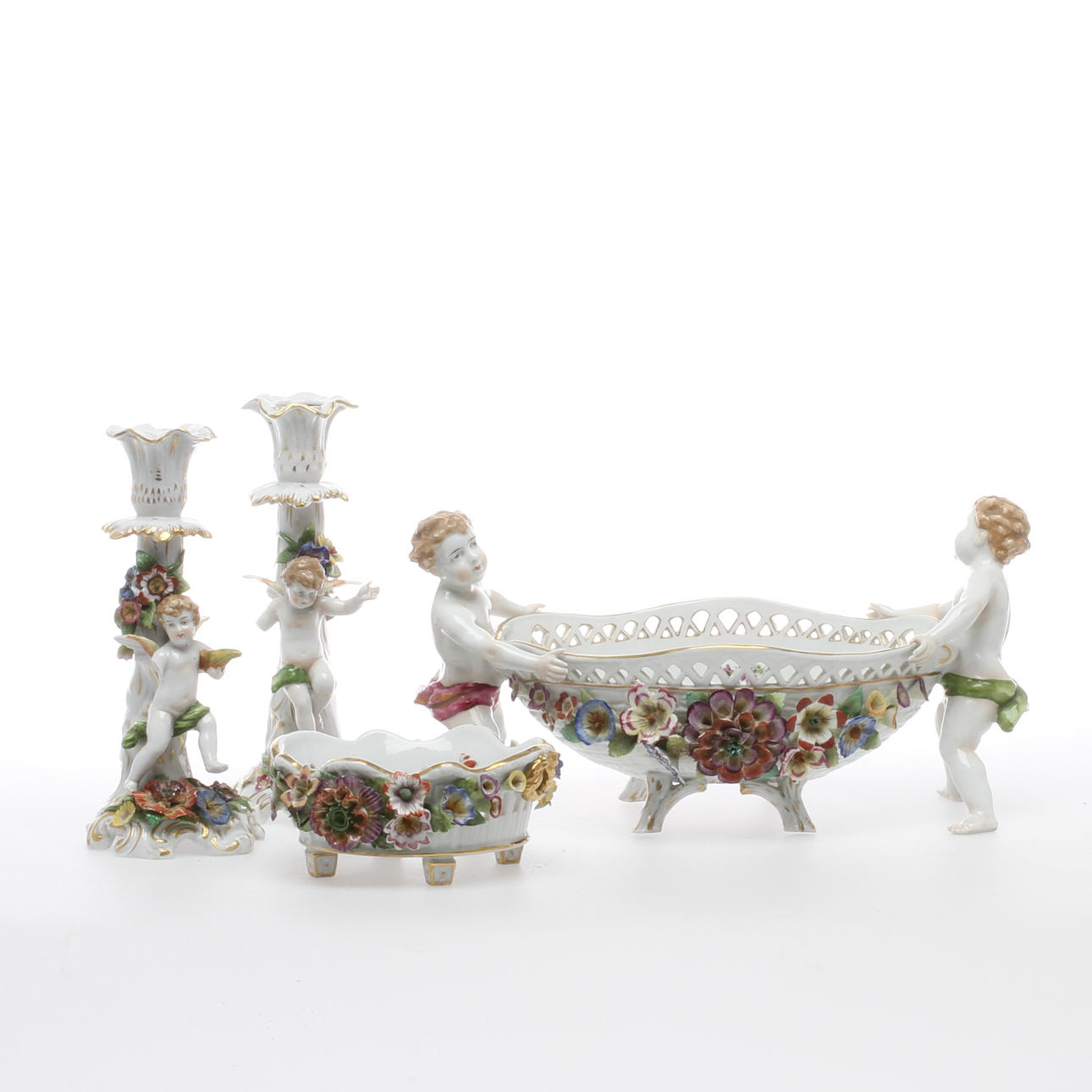 SKÅLAR 2 st samt LJUSSTAKAR 2 st, porslin, Schierholz.