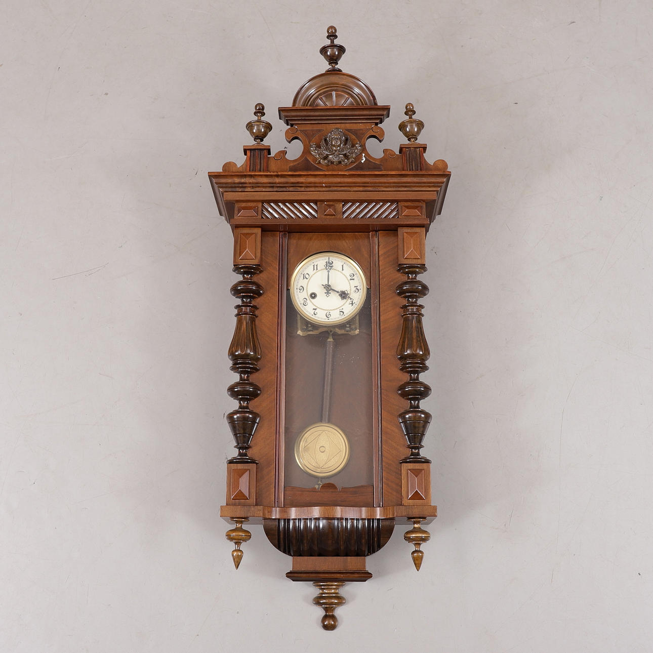 MANOR CLOCK, 19th/20th century.