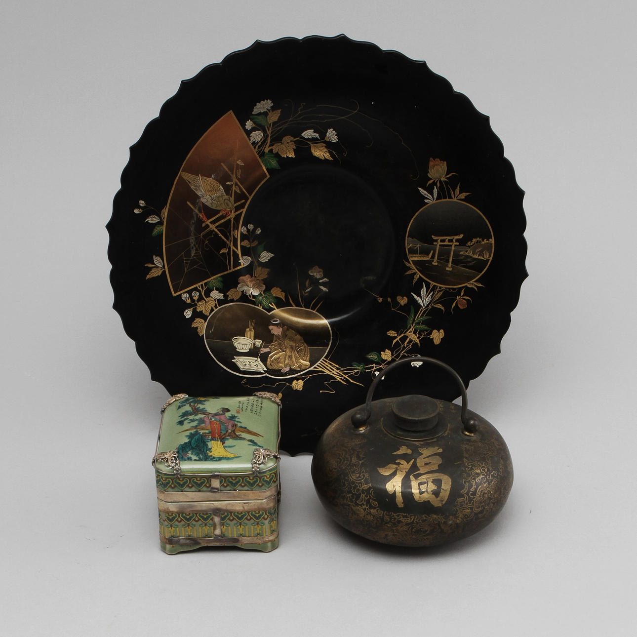 ORIENTALICA, tre delar. Japan, 1900-tal.