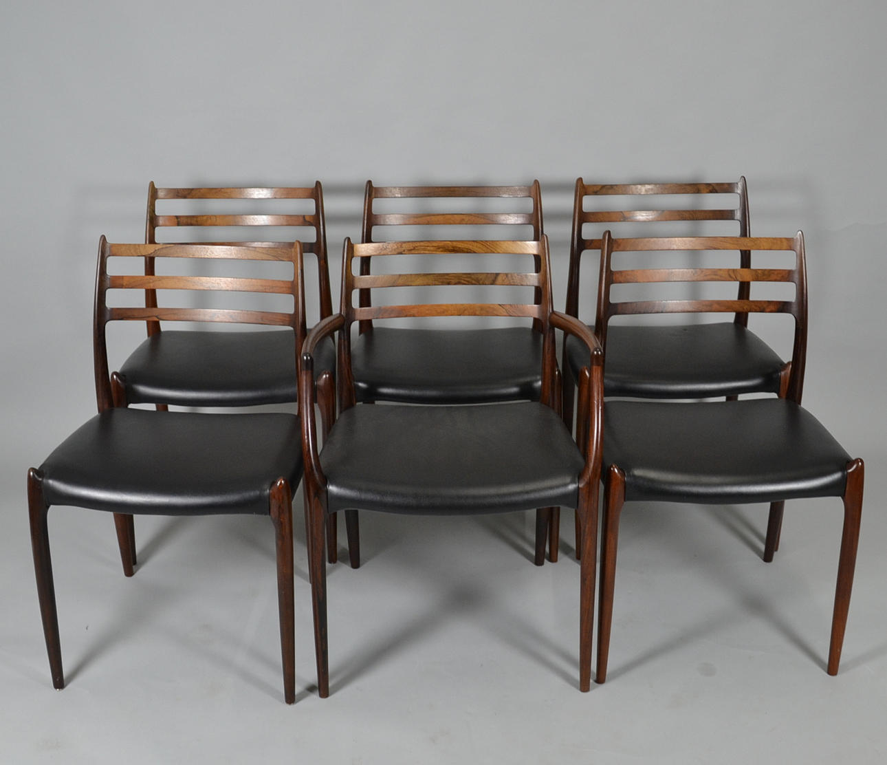 NIELS O. MÖLLER. sex stolar.