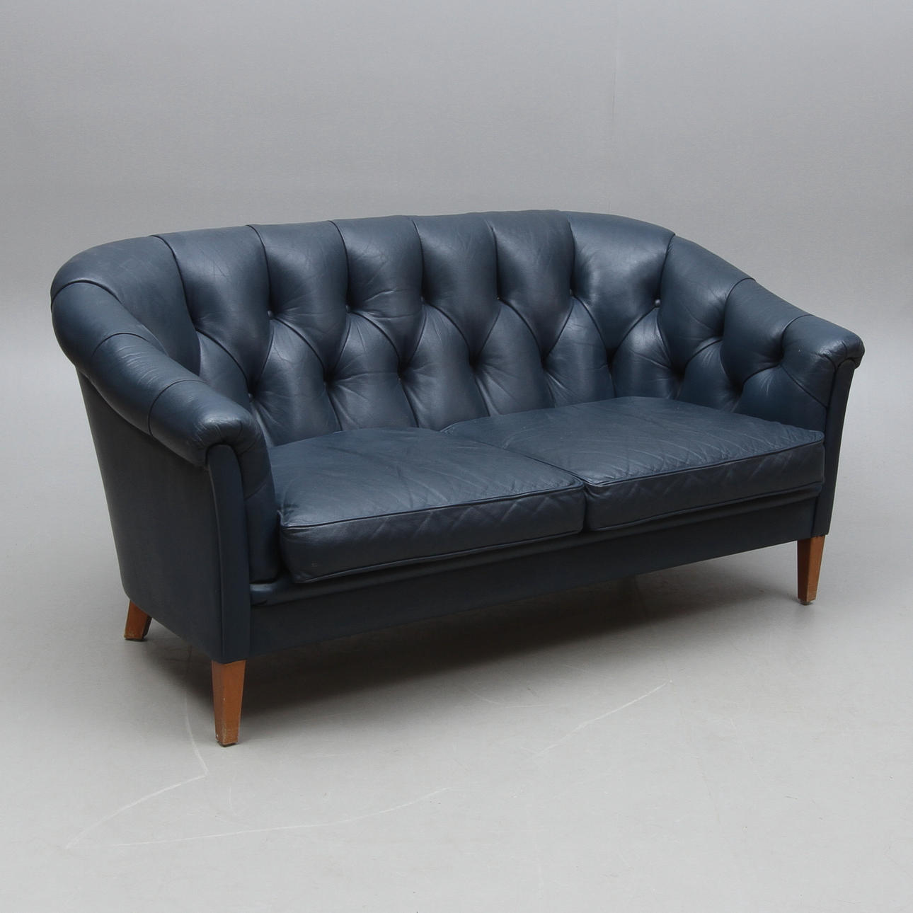 SOFFA, skinn, 1900-talets andra hälft.