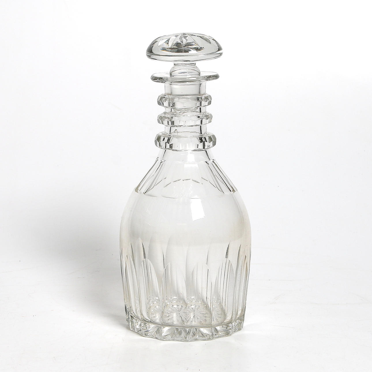 KARAFF med så kallad Mushroom Stopper, kristall, sannolikt England. 1800-tal.