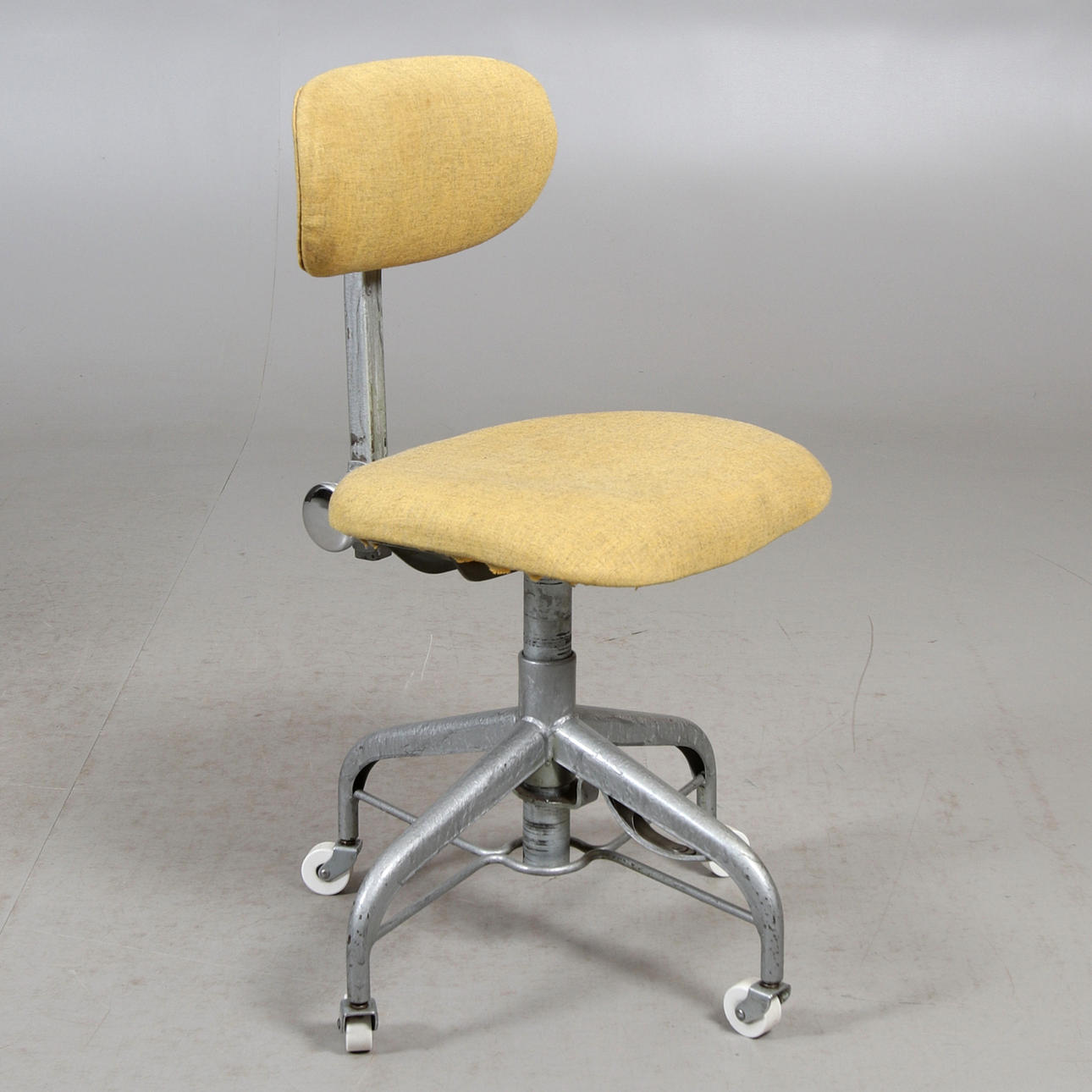 SNURRSTOL, industristil, 1900-tal.