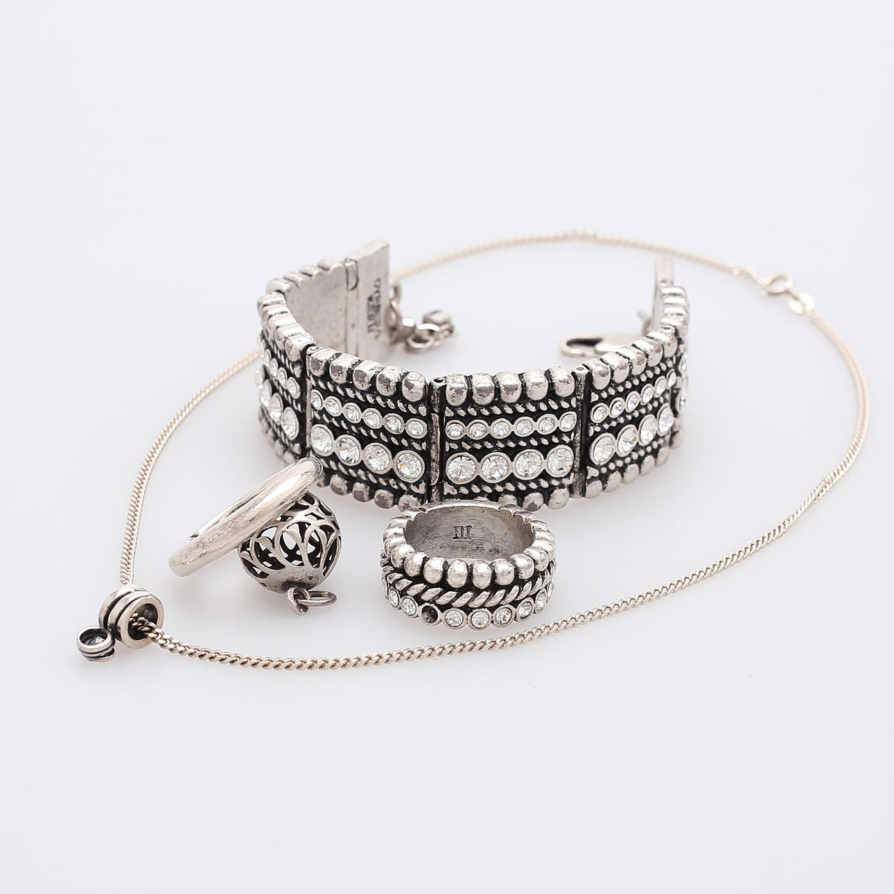 ARMBAND, Dyrberg Kern und Silber.