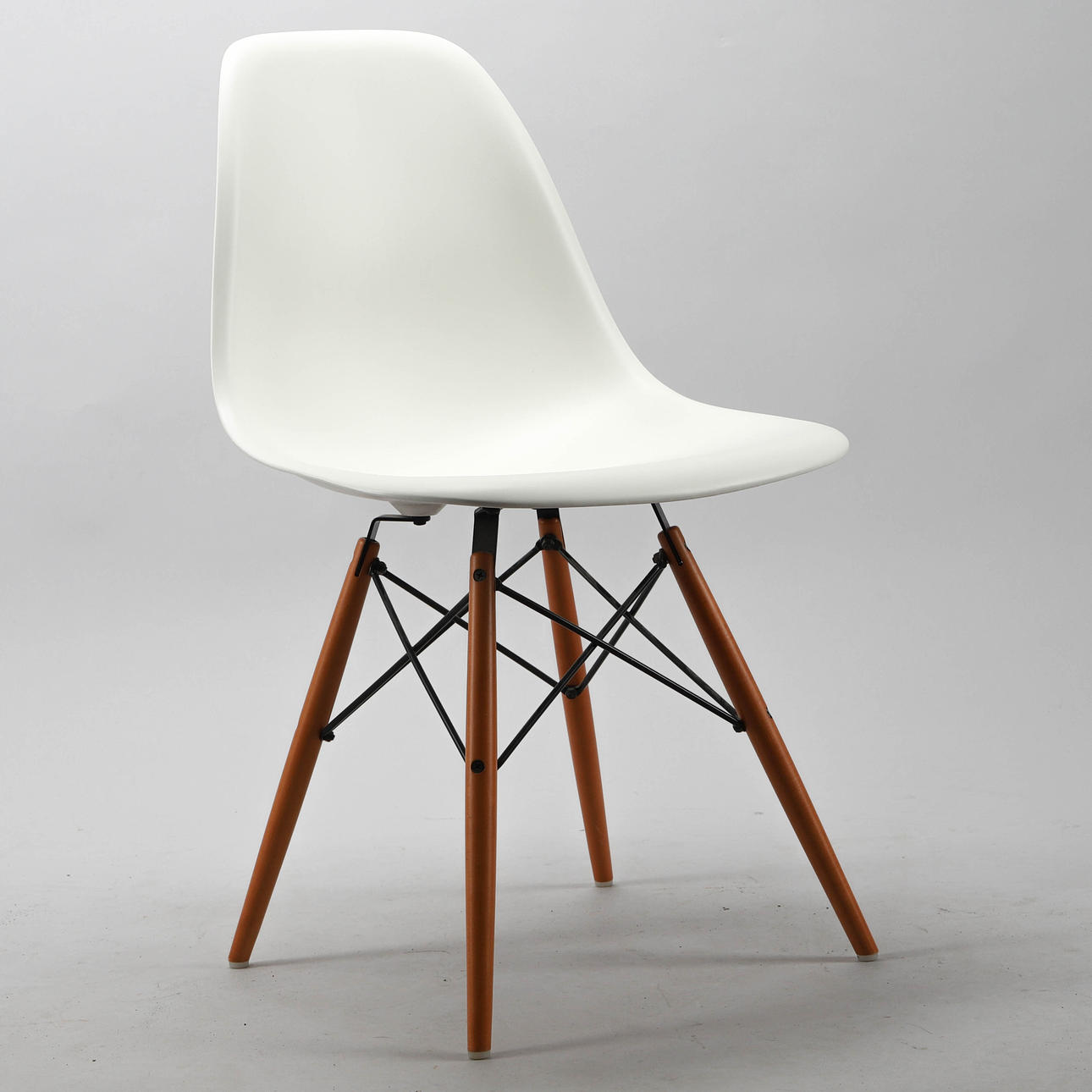 CHARLES & RAY EAMES. Stol, "Eames plastic side chair", Vitra.