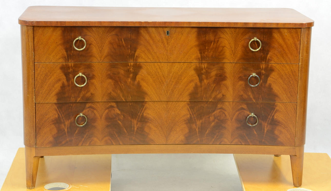 BYRÅ, 3 lådig, 1940-tal.