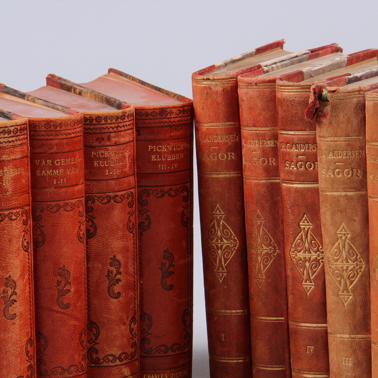BÖCKER, 11 st. HC Andersen och Charles Dickens, 1900-talets första hälft.
