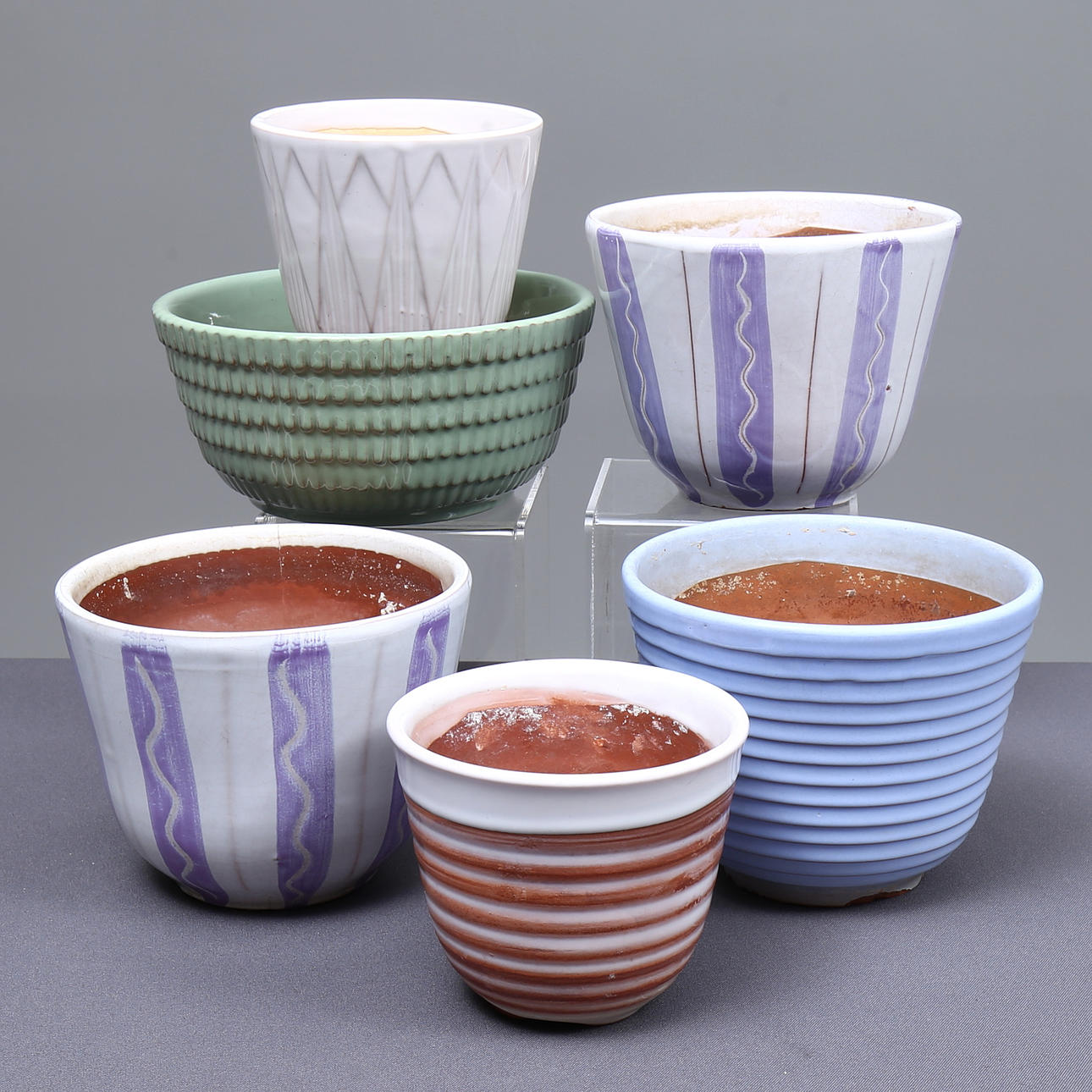 BLOMKRUKOR / YTTERFODER, 6 st, bland annat Upsala Ekeby, 1900-tal.