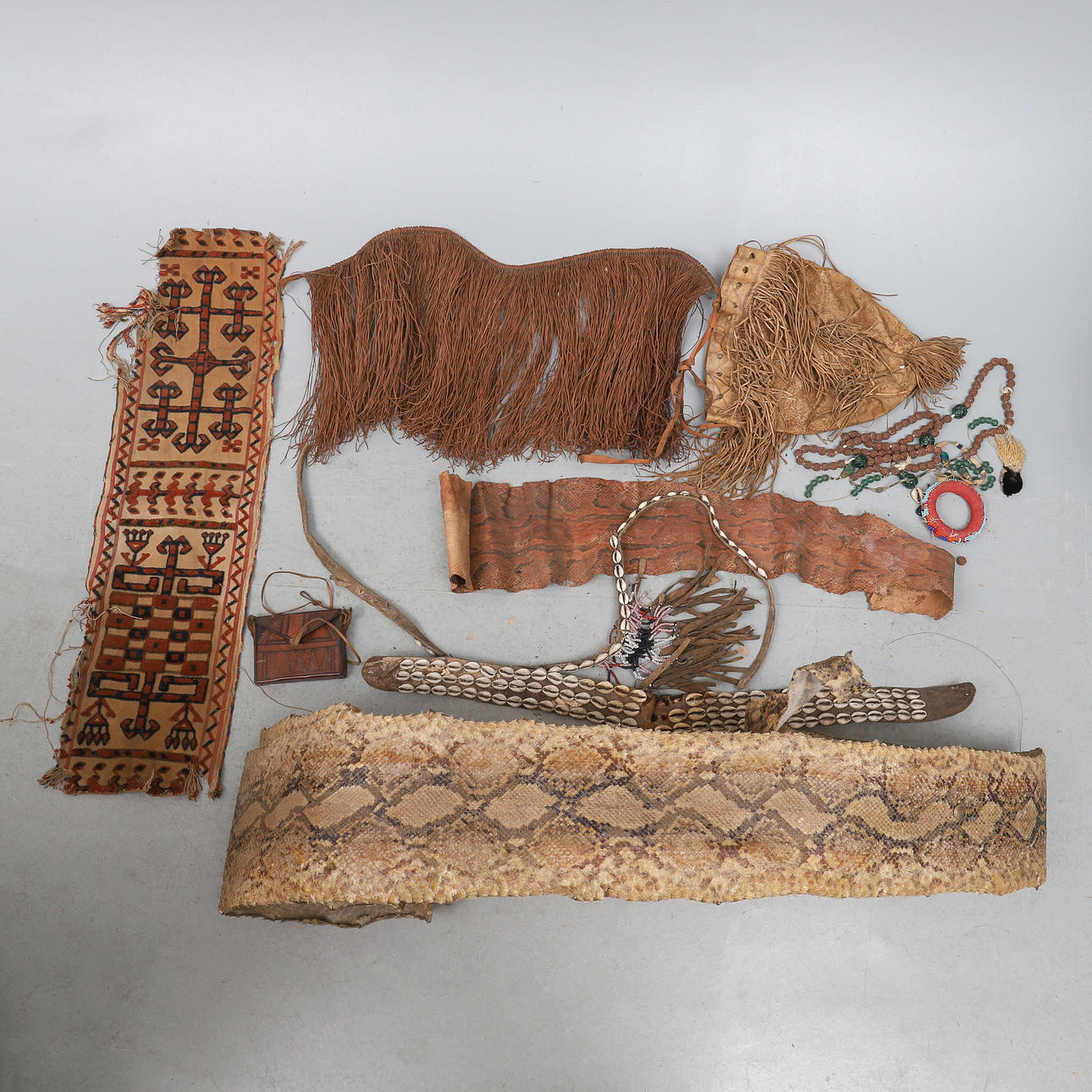 SAMLING STAMFÖREMÅL, 1900-TALETS BÖRJAN.