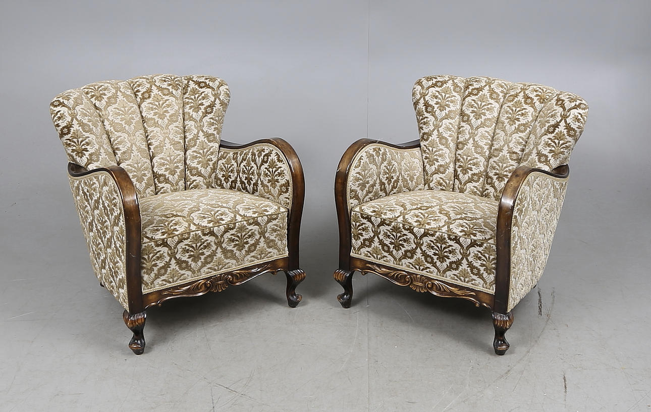 FÅTÖLJER, ett par, 1930/40-tal.