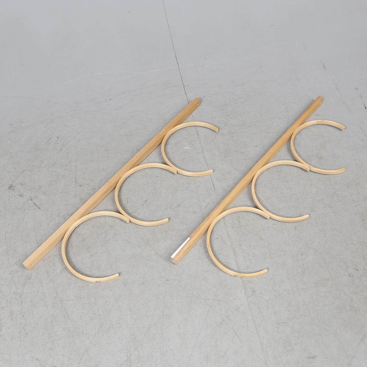 RITNINGSHÅLLARE, ett par, 1900/2000-tal.