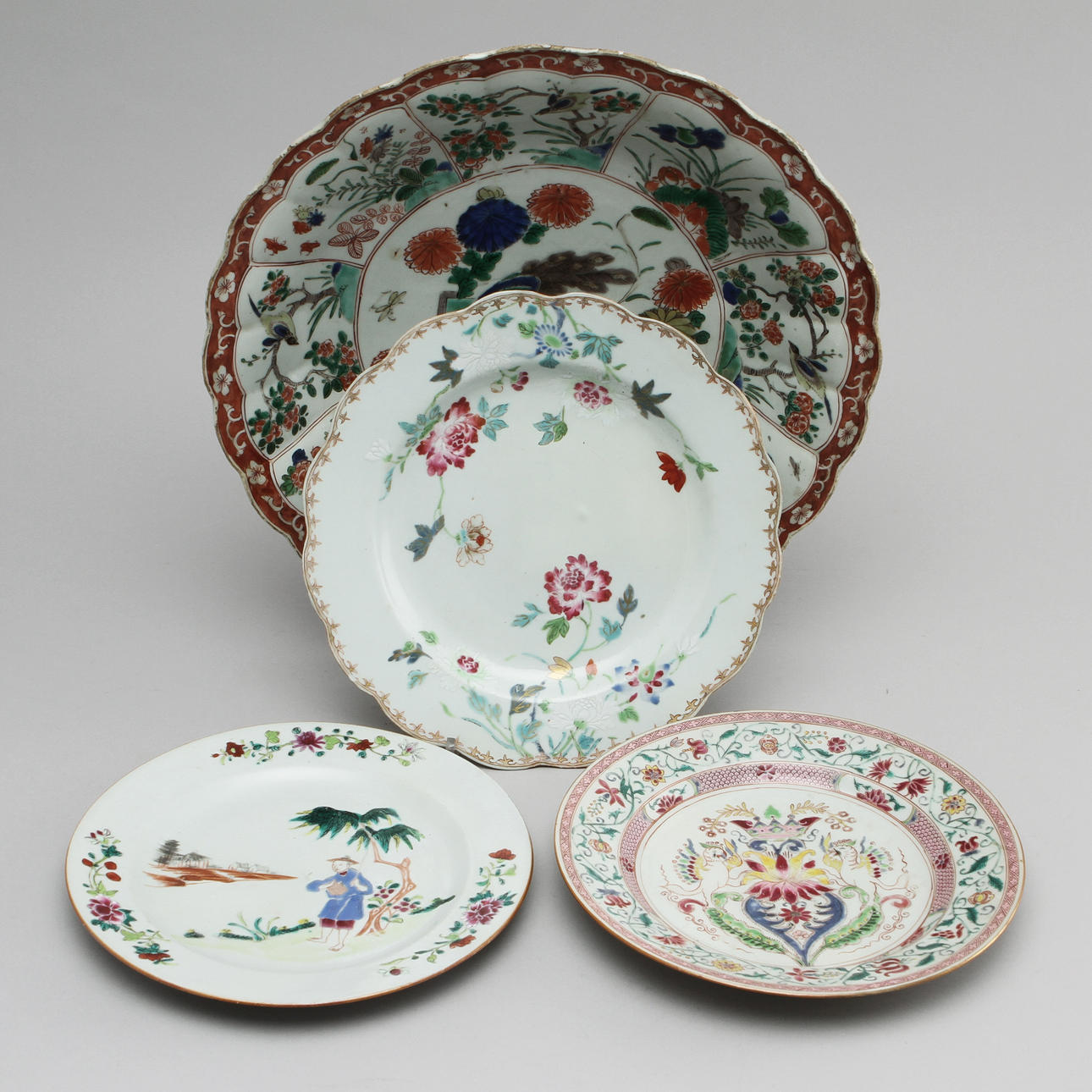 FAT samt TALLRIKAR, 3 st, porslin, Kina, 1600/1700-tal.