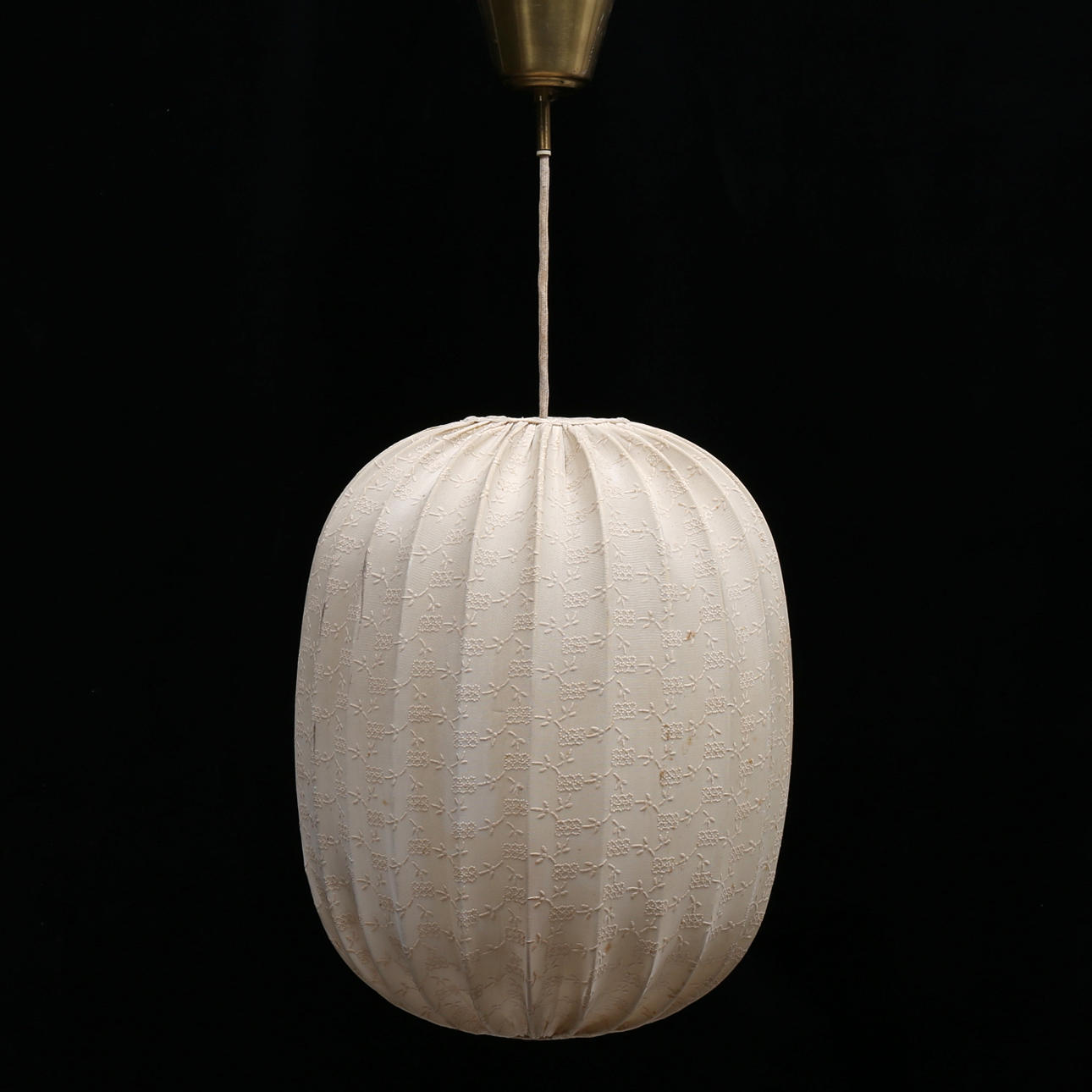 TAKLAMPA, textil/string, 1900-talets mitt.