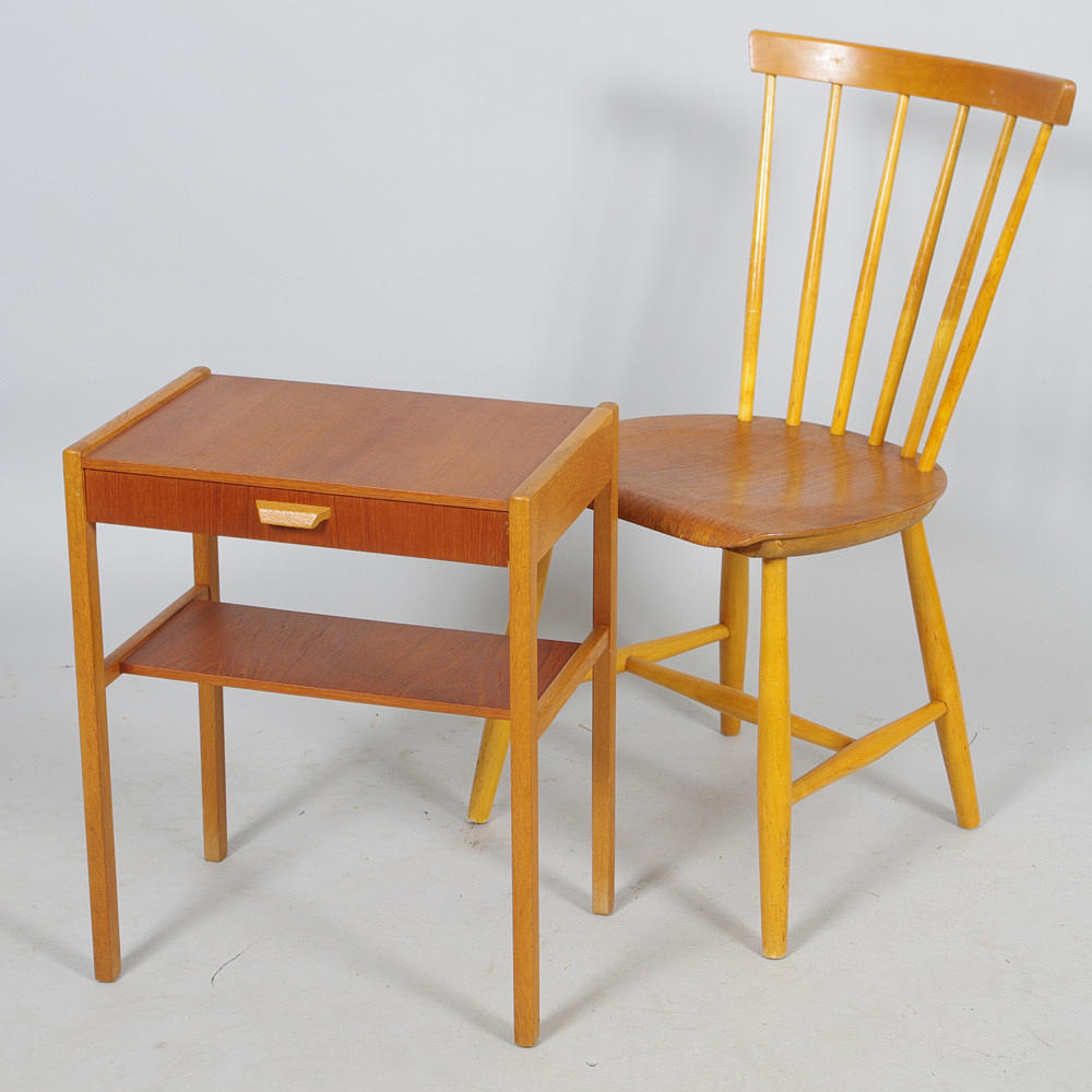 PINNSTOL SAMT SÄNGBORD, teak mm.