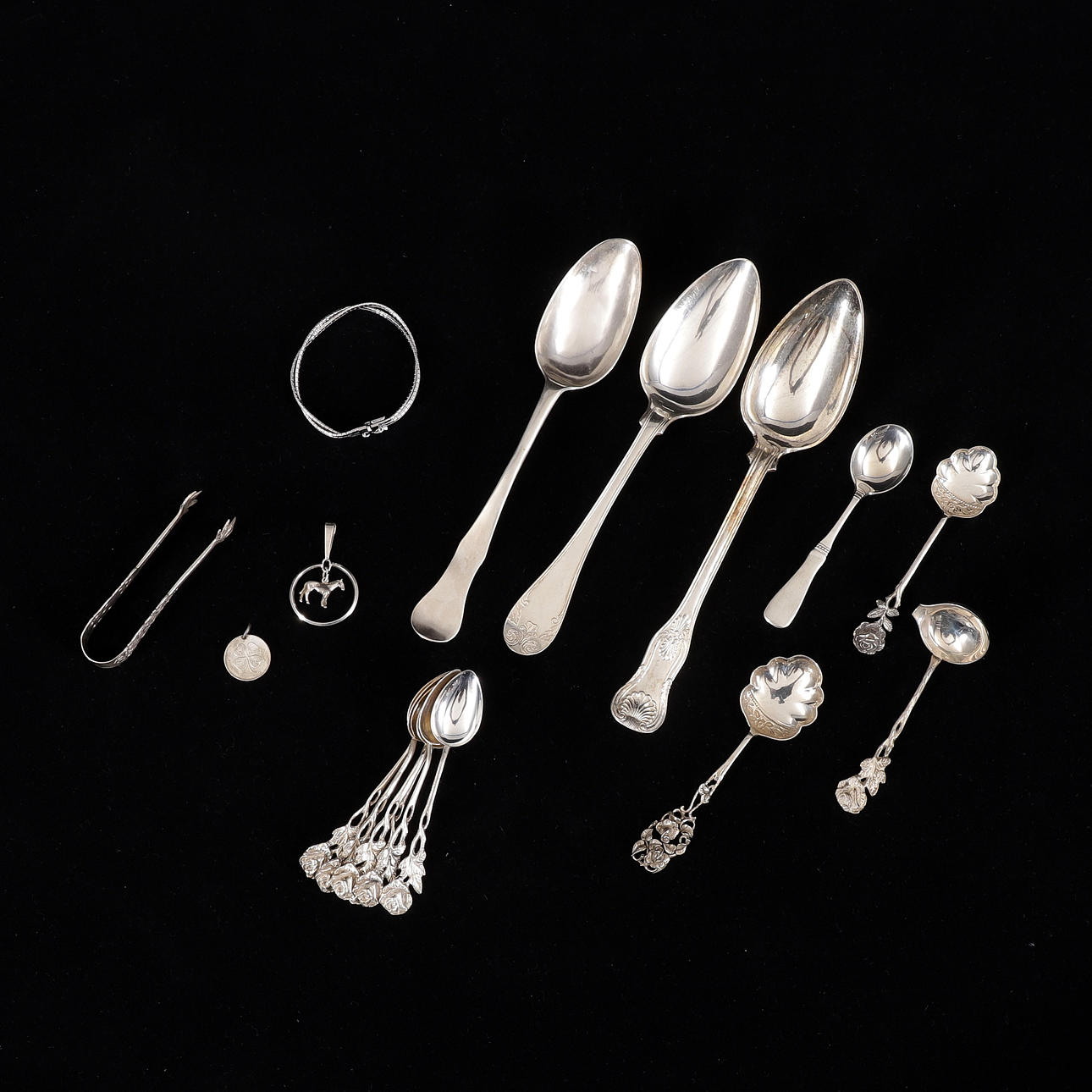 BESTECK, SCHMUCK, 17 Stück, Silber, Gewicht 320 Gramm.