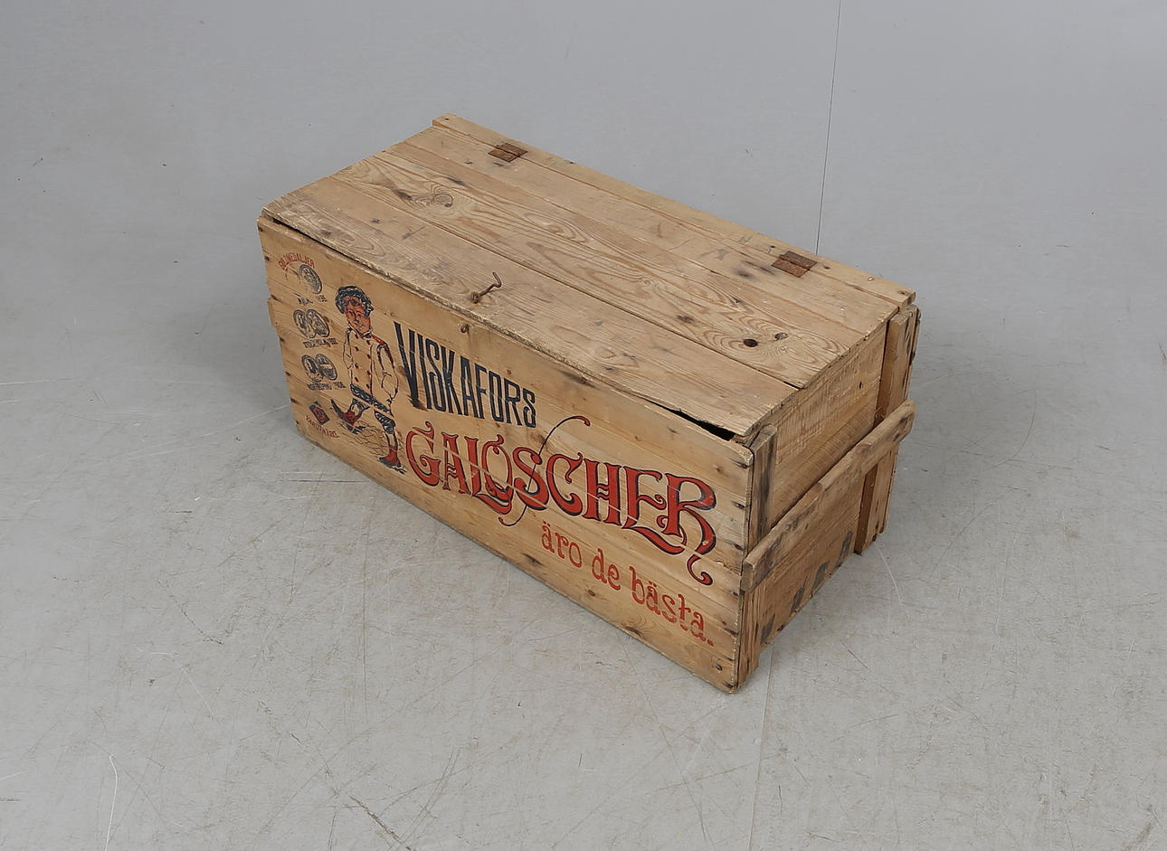 TRÄLÅDA, "Viskafors galoscher", omkring 1900-talets mitt.