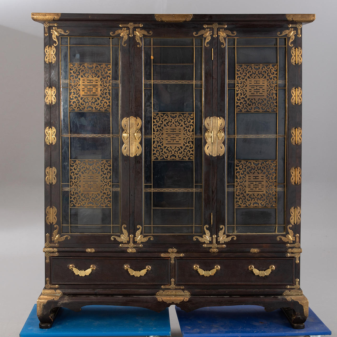 Vitrina china, hacia 1900.