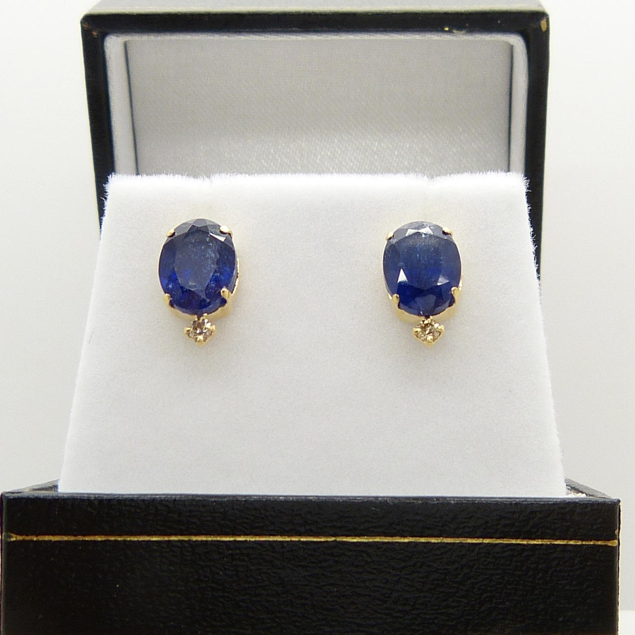 Pendientes de botón ZAFIRO Y DIAMANTE.