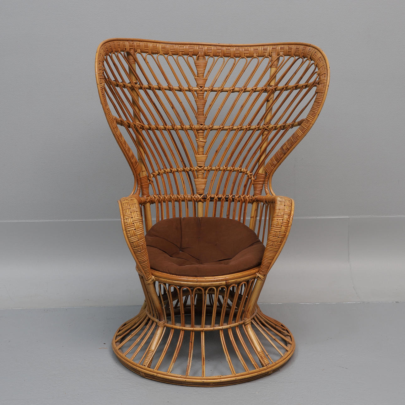 KURVSTOL, påfuglemodel, bambus/rattan.