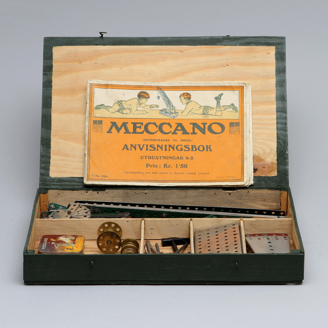 MECANO EN CAJA DE MADERA, 1946.