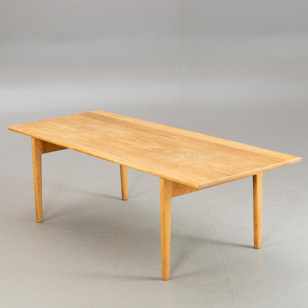 HANS J. WEGNER. Andreas Tuck. soffbord 'AT 15'.