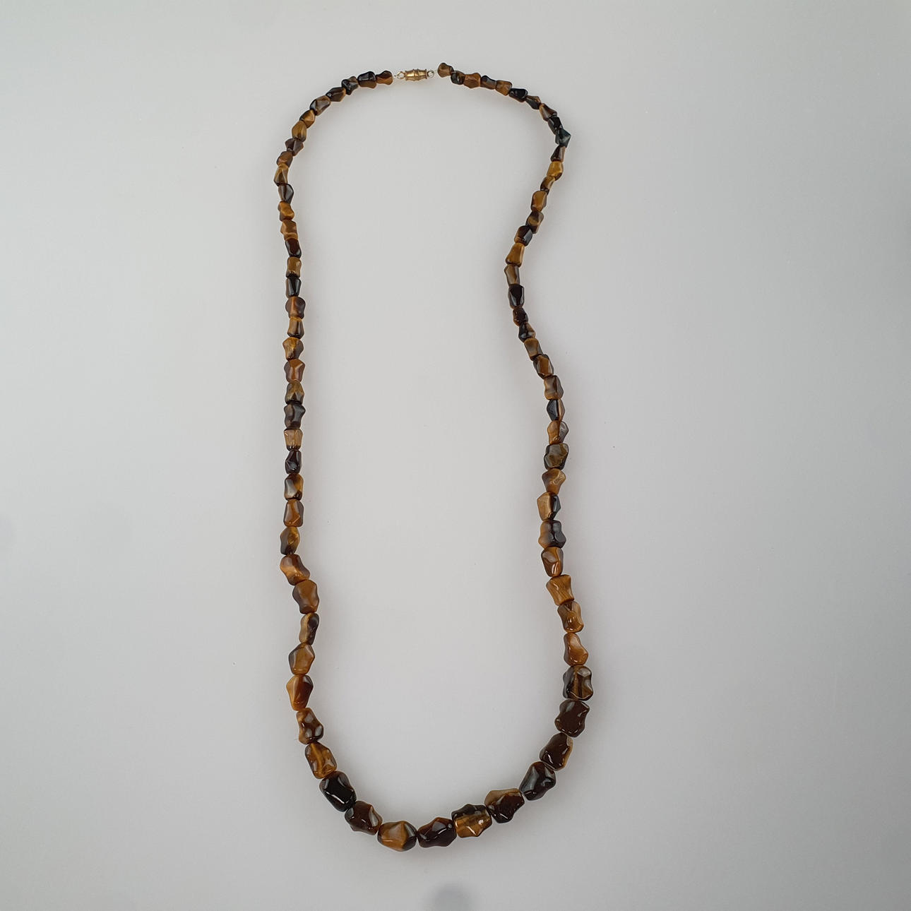 TIGER EYE COLLIER, längd ca. 82 cm.