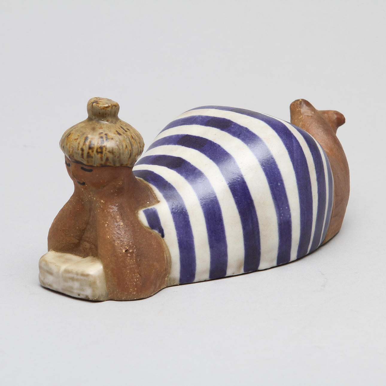 FIGURIN, stengods "Beata" Lisa Larsson, Gustavsberg.