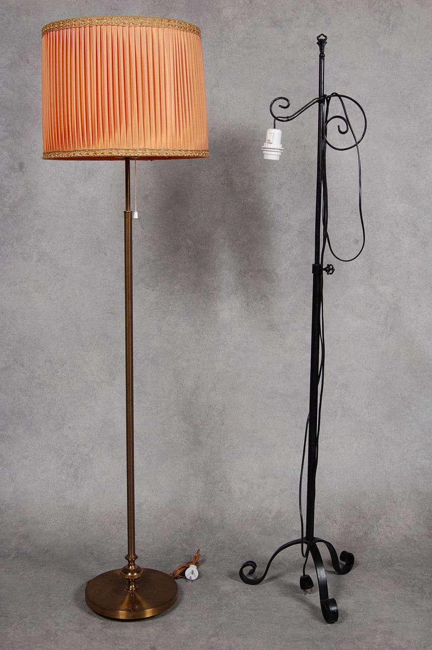 GOLVLAMPOR, 2 st smide, mässing .