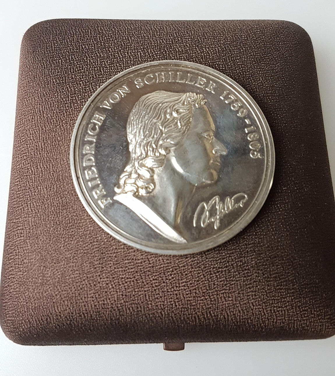 - MEDAILLE Friedrich von Schiller.