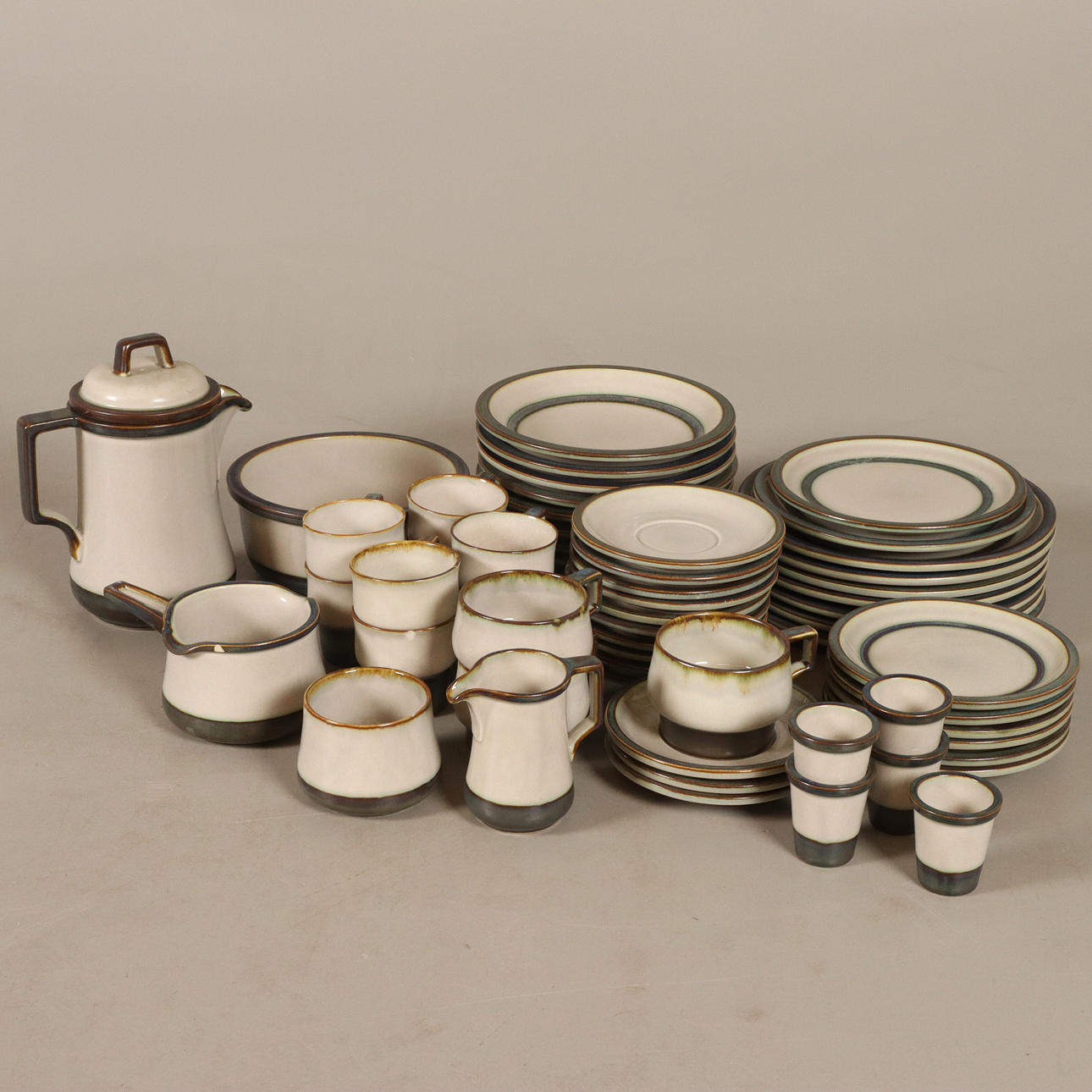 SERVIS 56 piezas "gres temático" Bing & Gröndahl, Dinamarca.