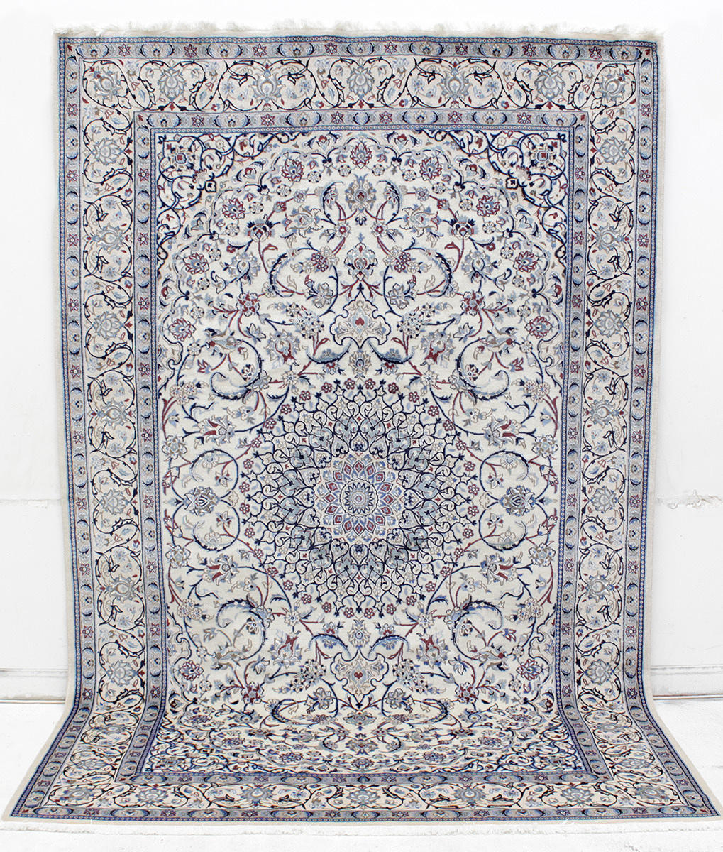 MATTA, Orientalisk, Nain med silkesinslag, 315 x 204 cm.