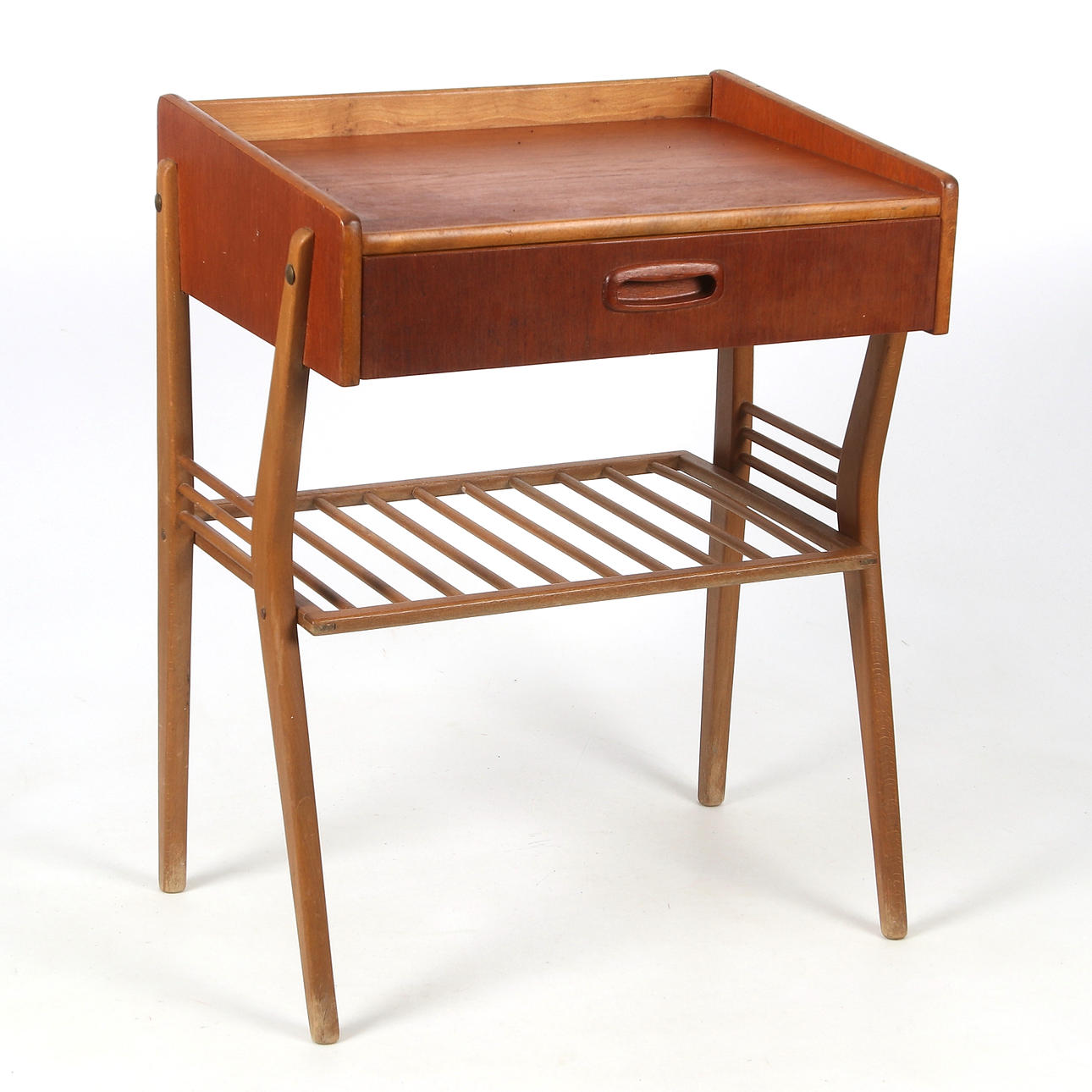 SÄNGBORD, teak, 1950-tal.
