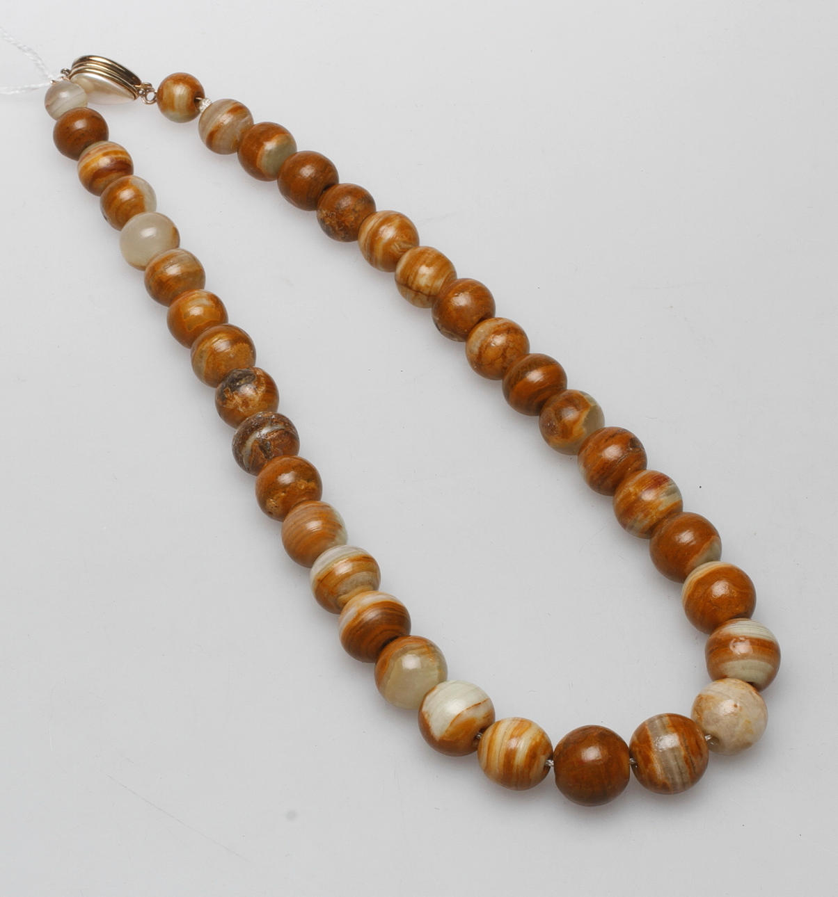 COLLIER, Onyx med silverlås, 1900-tal.