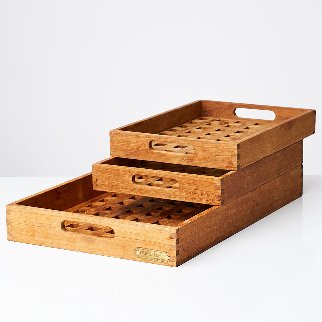 BRICKOR, 3 st, Trip Trap, teak, Danmark.