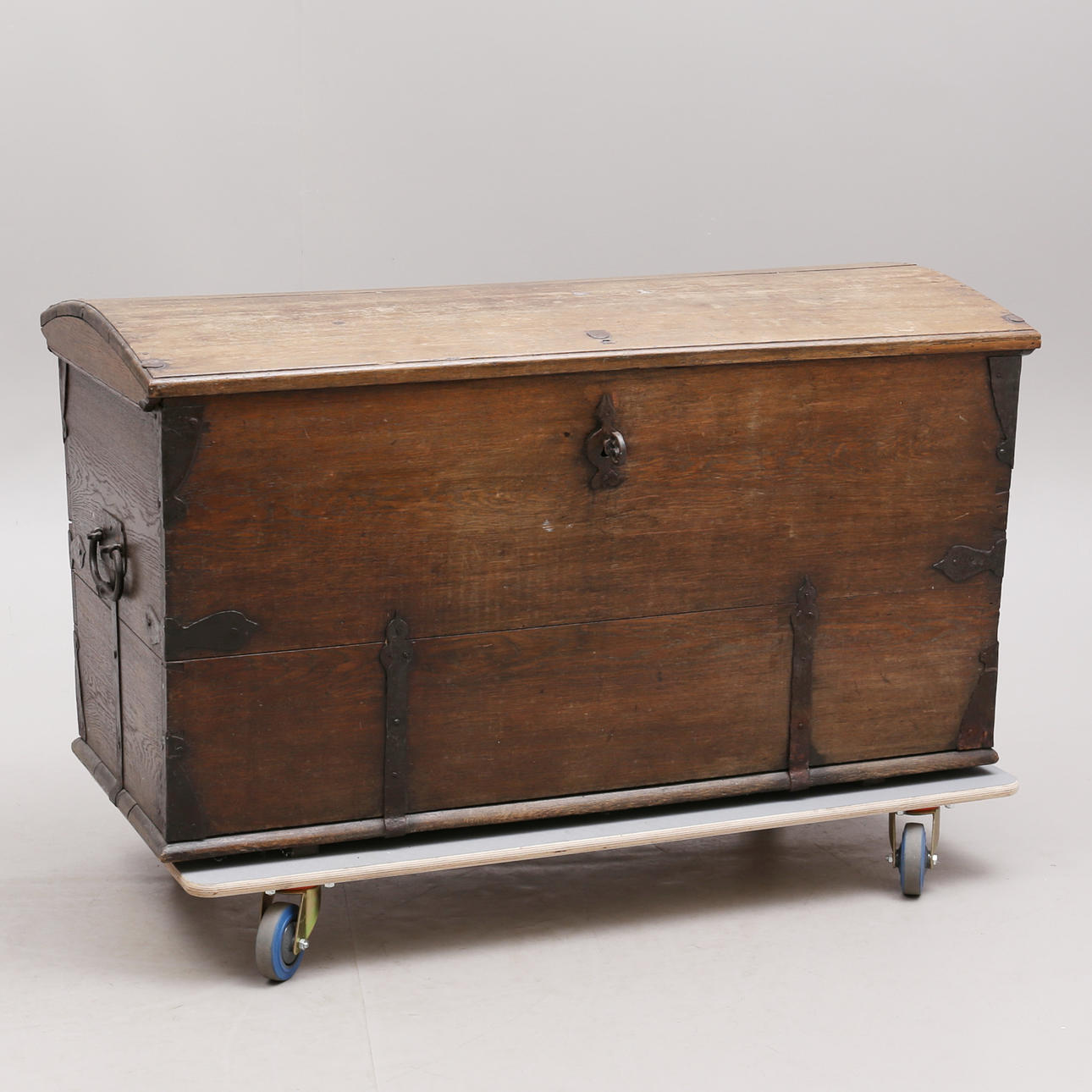 SARG, Holz, gewölbter Deckel.