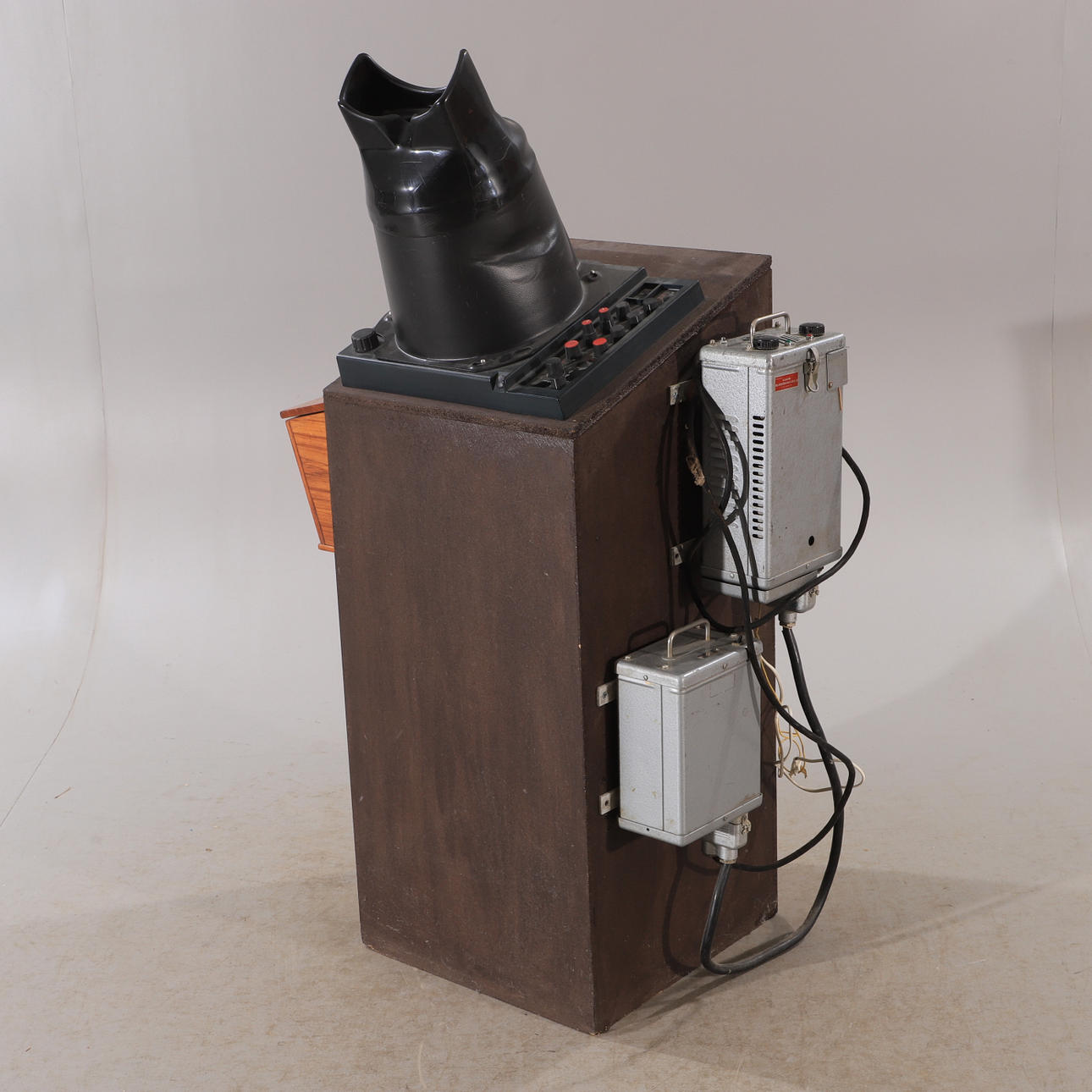 RADAR, Racal Decca RM1070A, England.