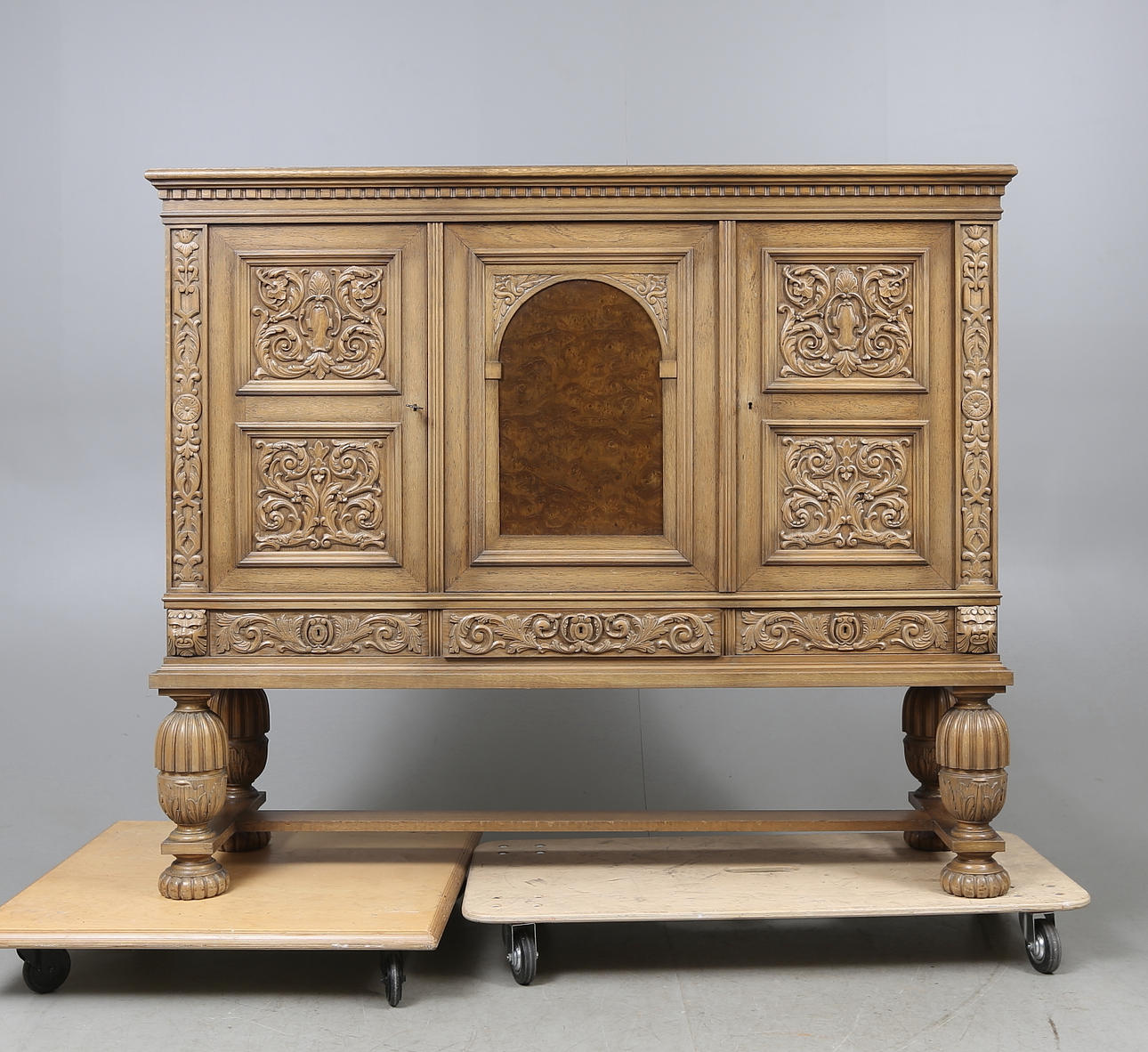 SKÅP, barockstil, troligen Hugo Troeds, Bjärnum.