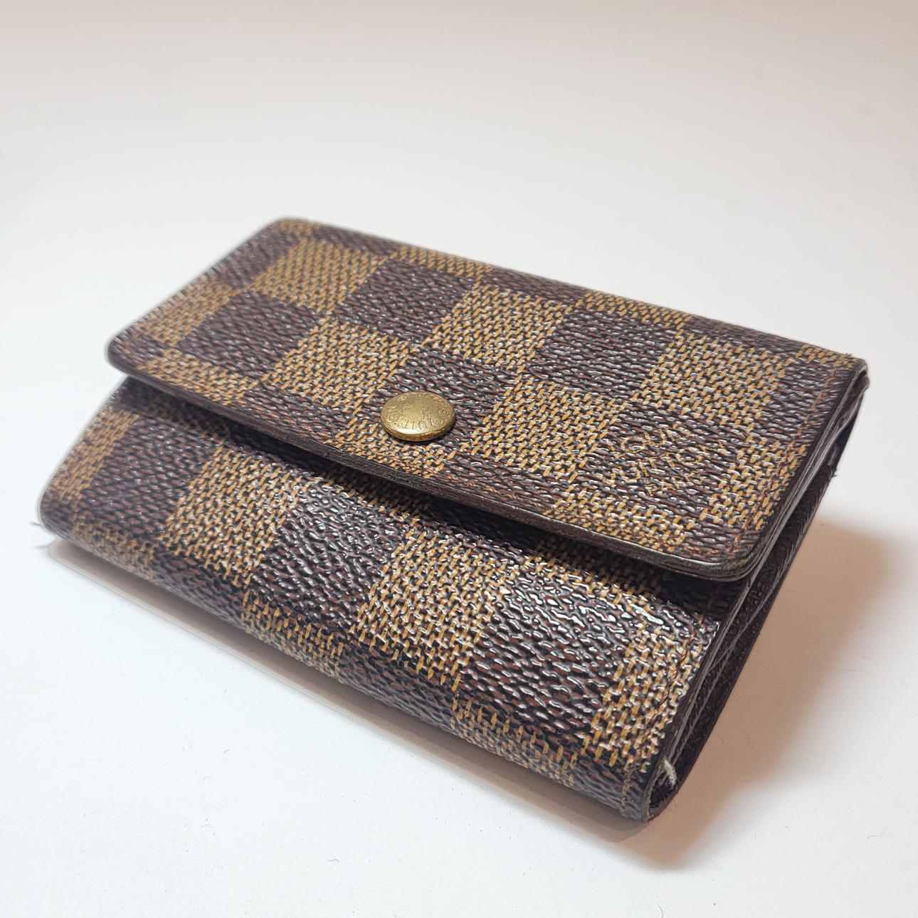 LOUIS VUITTON CHECKERBOARD PURSE.