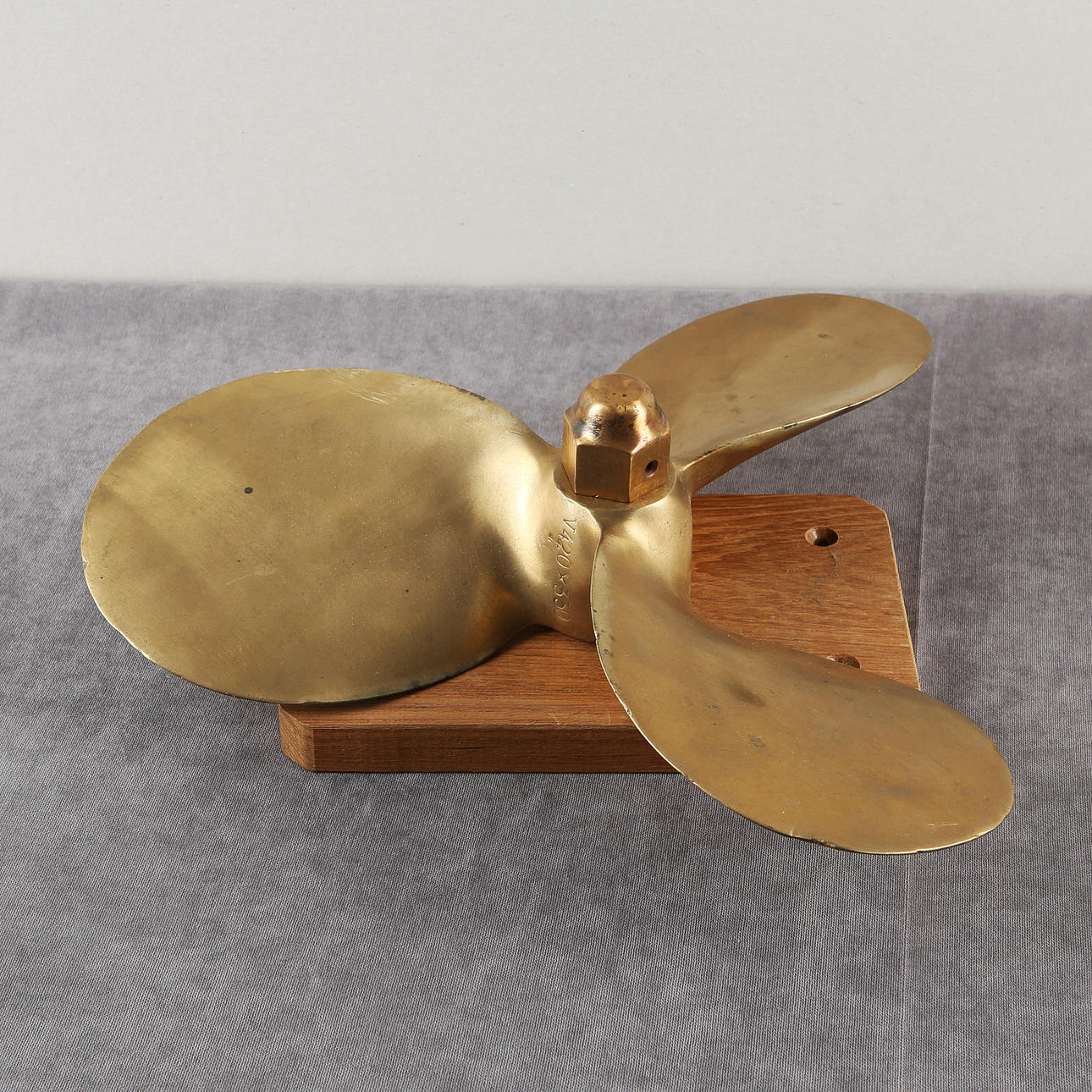 PROPELLER. Brass, 20th century.