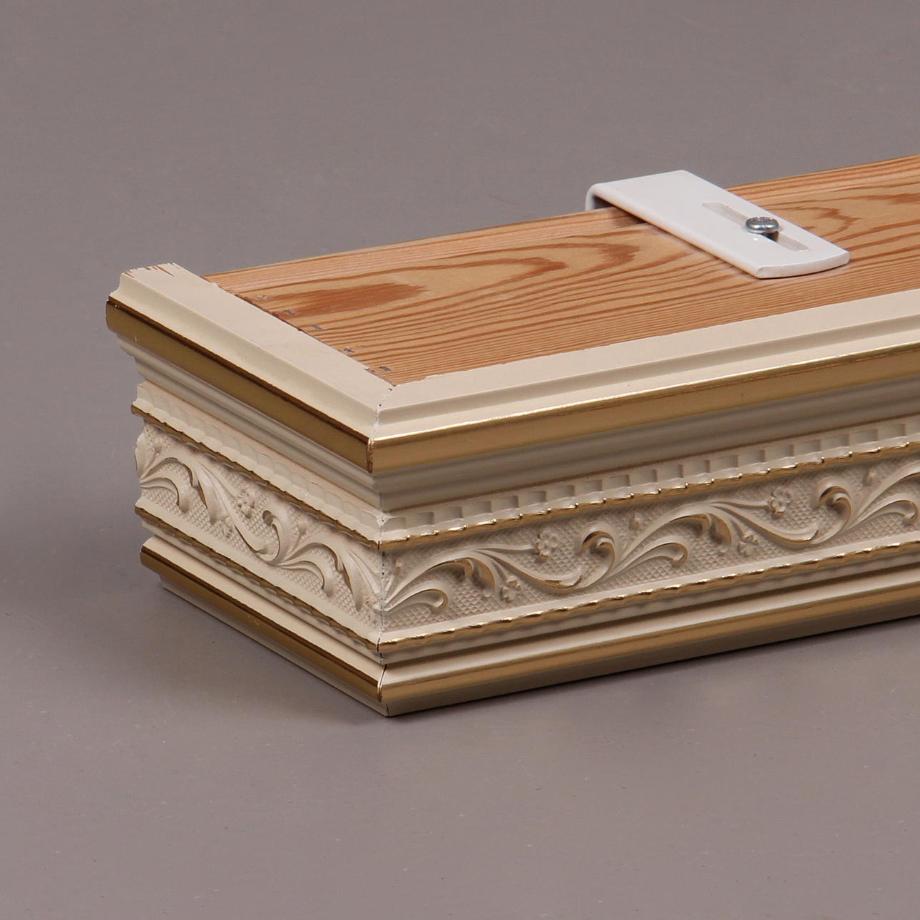 KORNISCH, gustaviansk stil, 1900-tal.