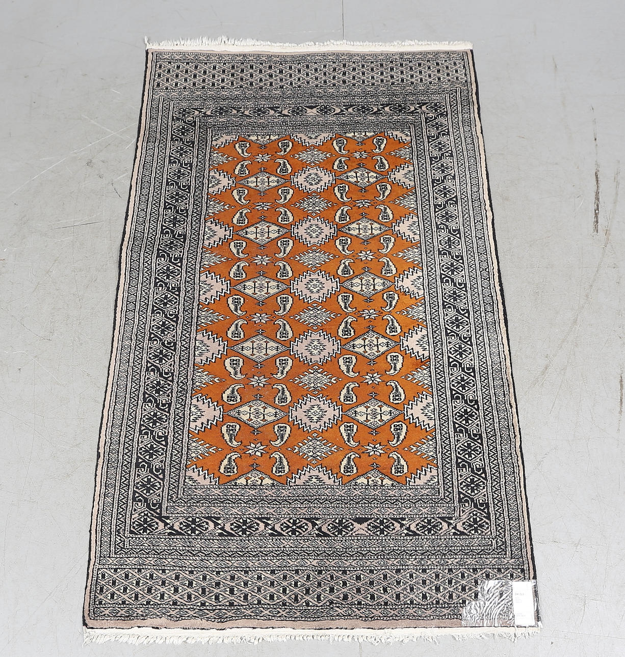 MATTA, orientalisk, Pakistan, ca. 158x95 cm.