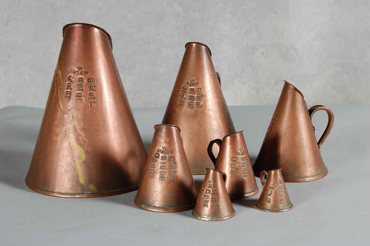 MÅTTSATS, koppar, 7 delar.