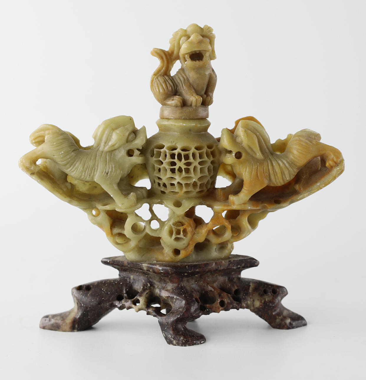 RÄUCHER, Fohundar, Speckstein, China.