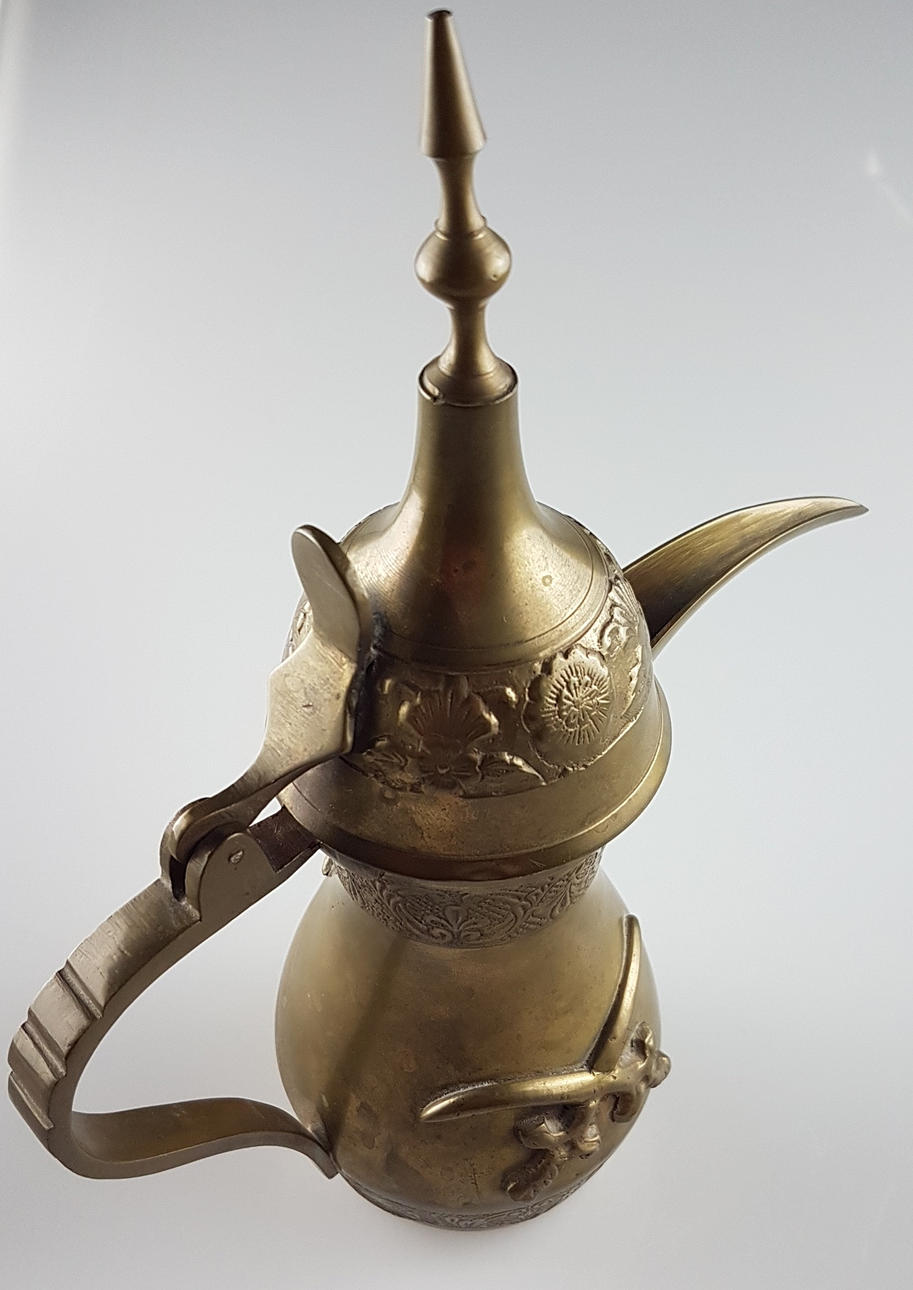ALTE Orientalische Schnabel-KANNE, Messing.